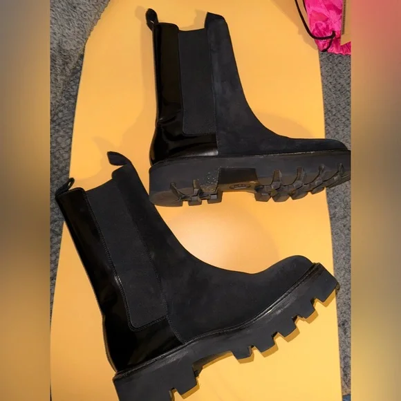 Grenson Chelsea Boots Black Suede & Patent leather UK 7 / US 9 NWOB